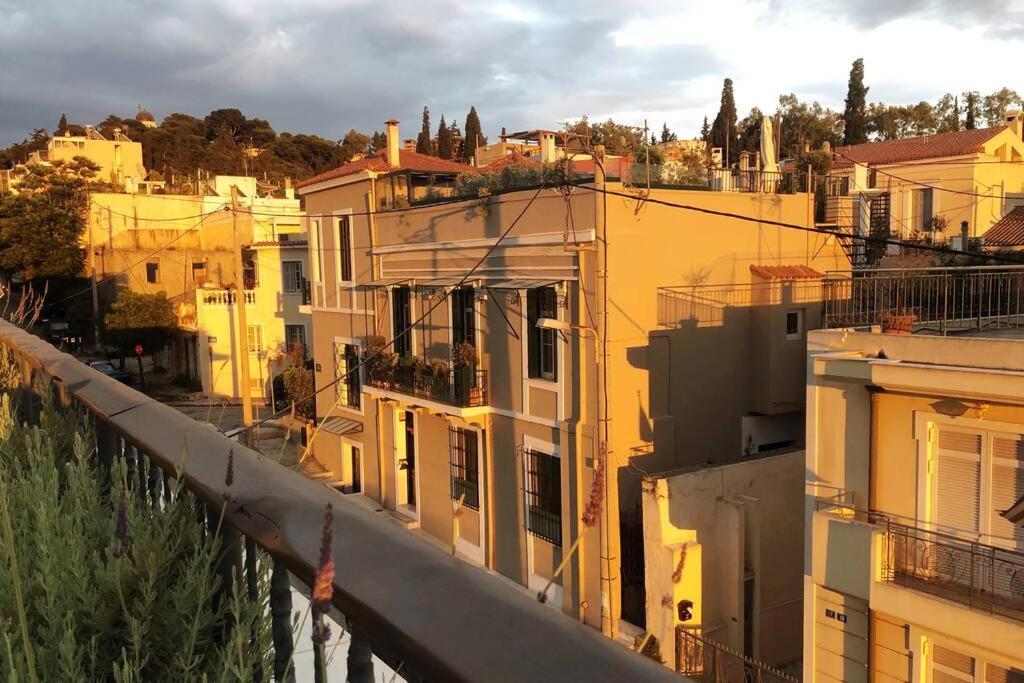 Unique - Spacious Studio With Rooftop / Thissio Athen Exterior foto